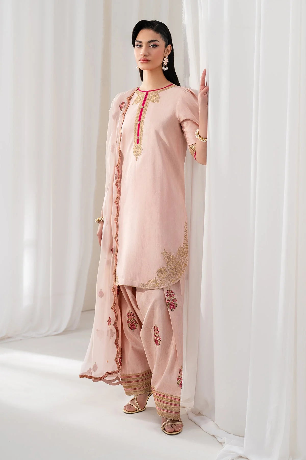 Farshi suit pink