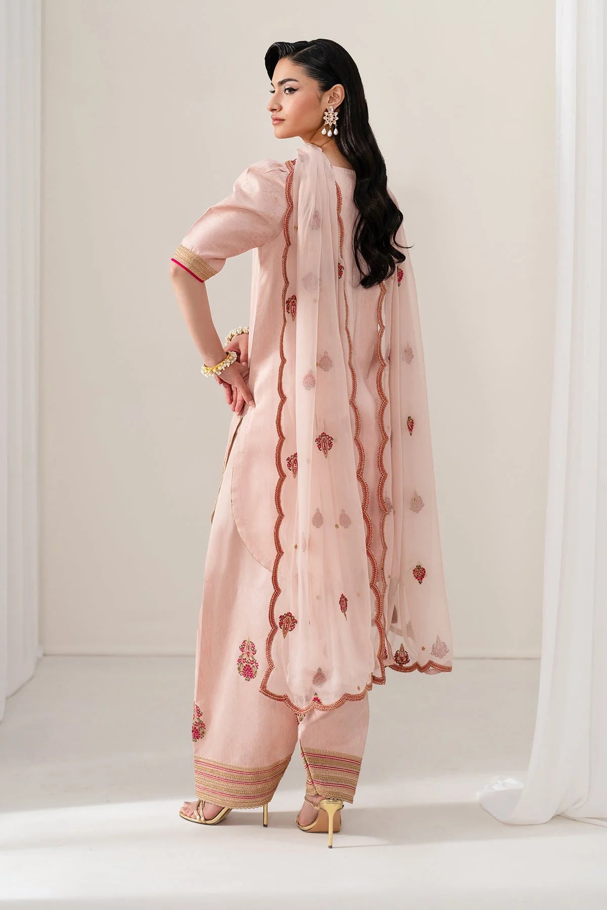 Farshi suit pink